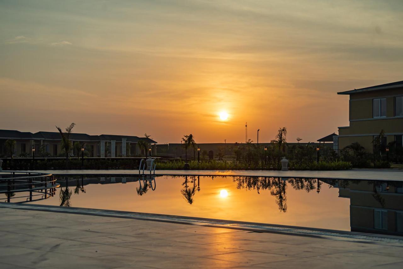 Hawthorn Suites By Wyndham Dwarka Kültér fotó