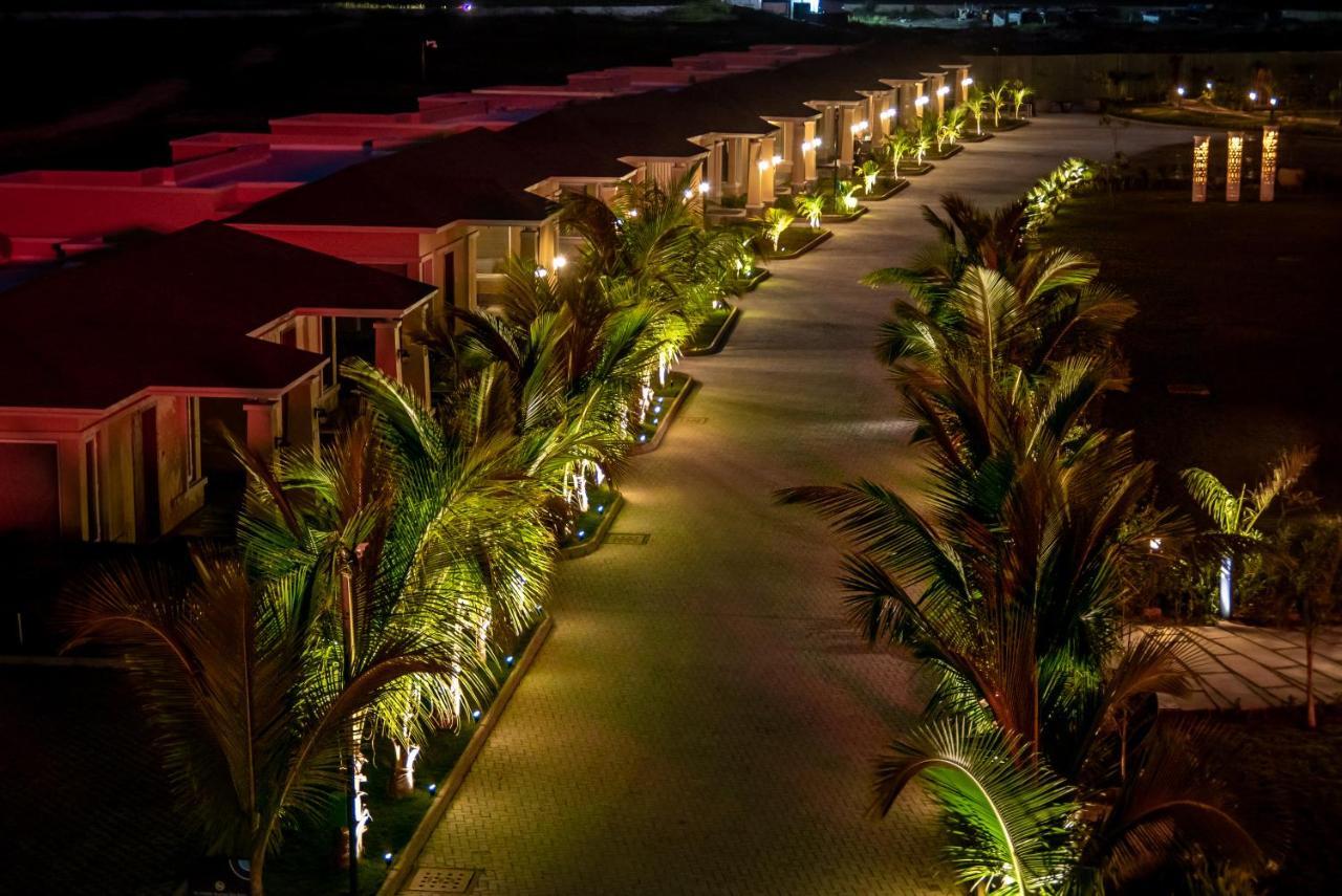 Hawthorn Suites By Wyndham Dwarka Kültér fotó