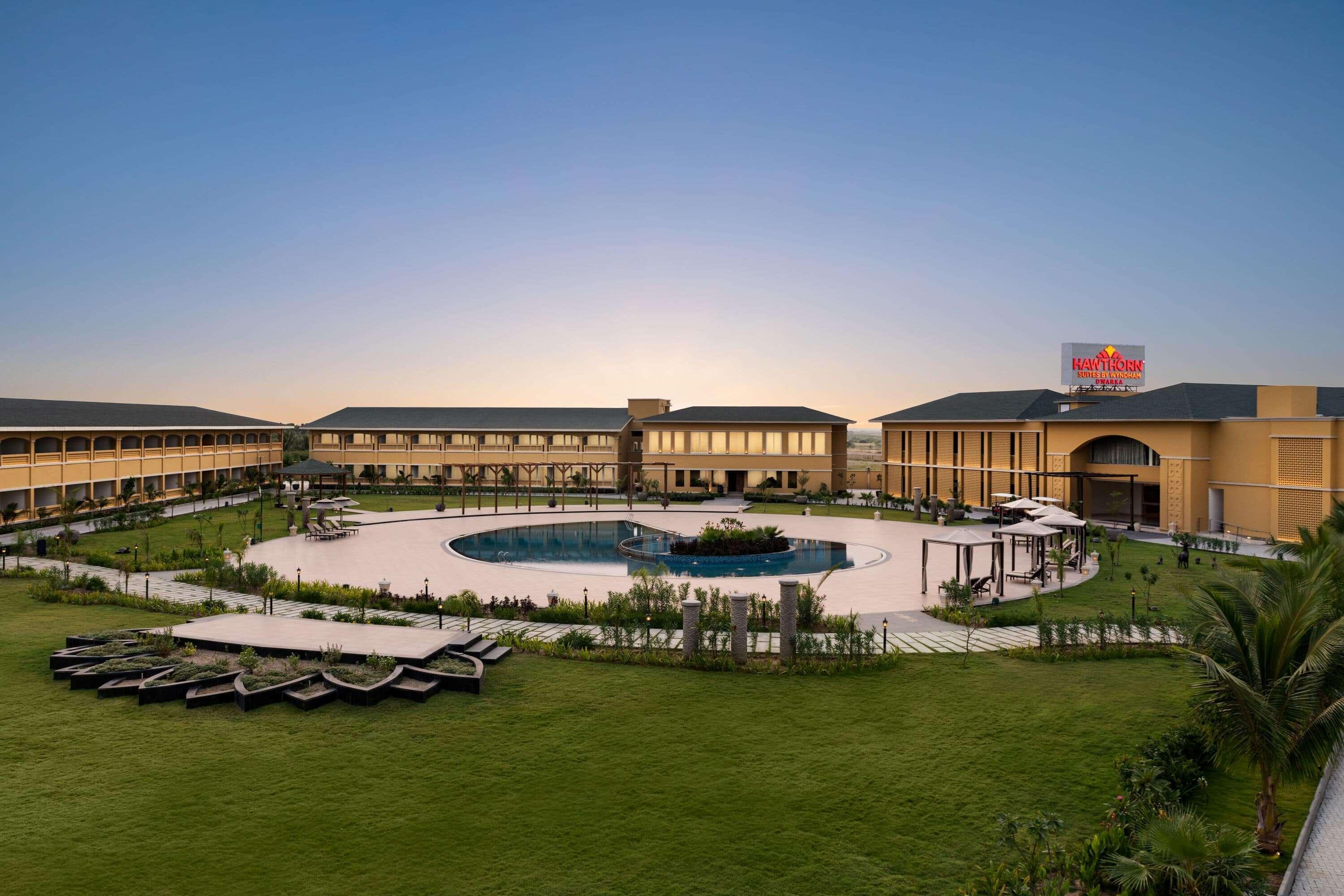 Hawthorn Suites By Wyndham Dwarka Kültér fotó