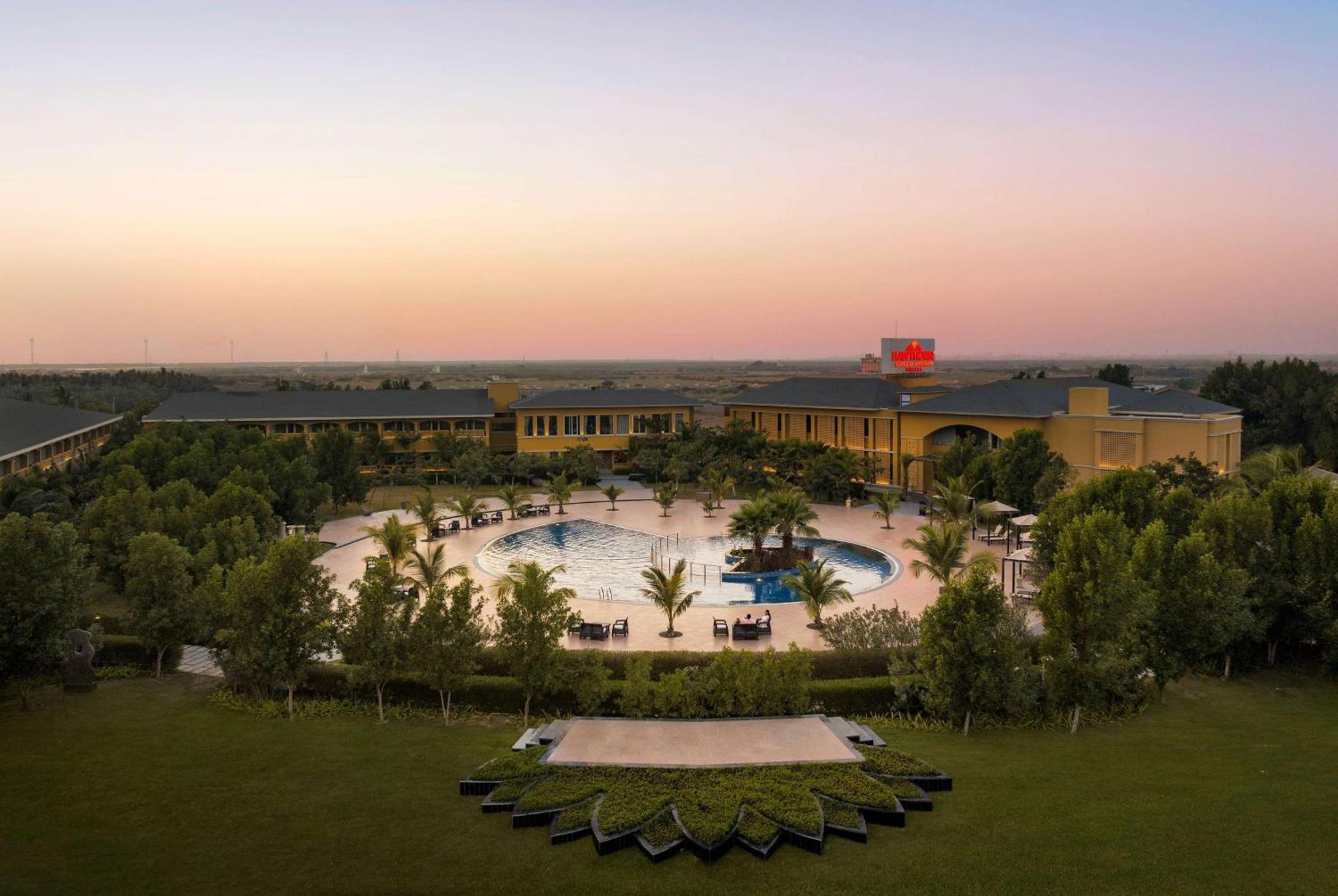 Hawthorn Suites By Wyndham Dwarka Kültér fotó